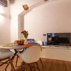 Corso Venezia, In Corte Esclusiva Riservata! Appartamento